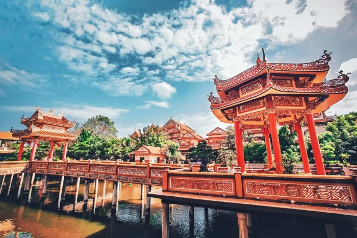 TOP CÁC NGÔI CHÙA LINH THIÊNG VÀ CÓ TIẾNG NHẤT TẠI ĐÀ NẴNG