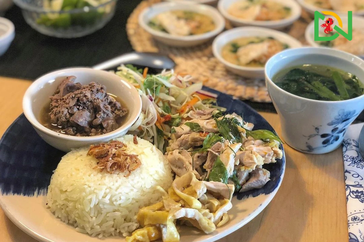 Cơm gà Hội An – Món ăn nổi tiếng khó cưỡng